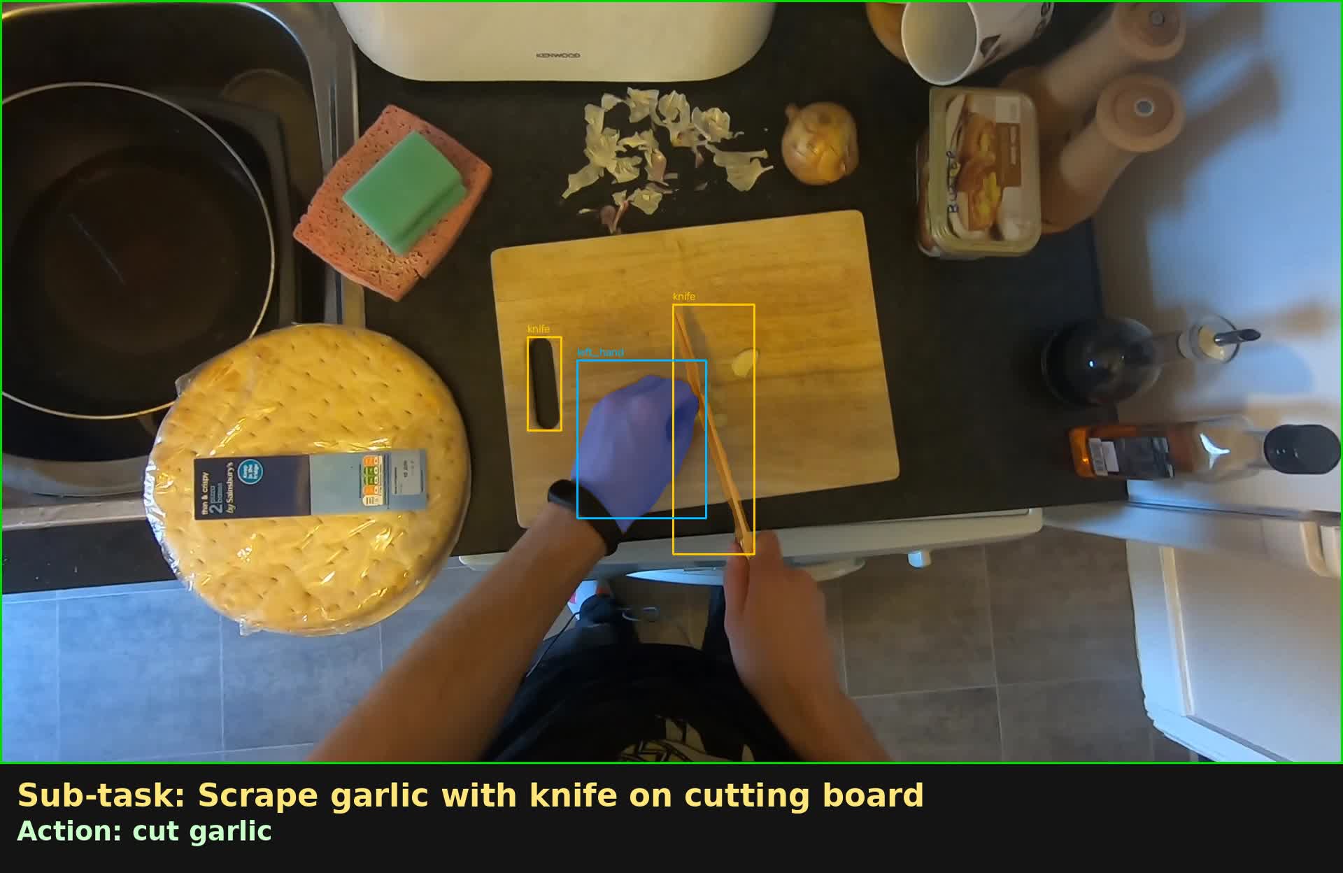 Still from the long garlic-cutting contact